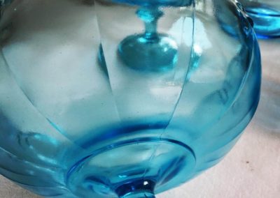 Coupe sur pied turquoise